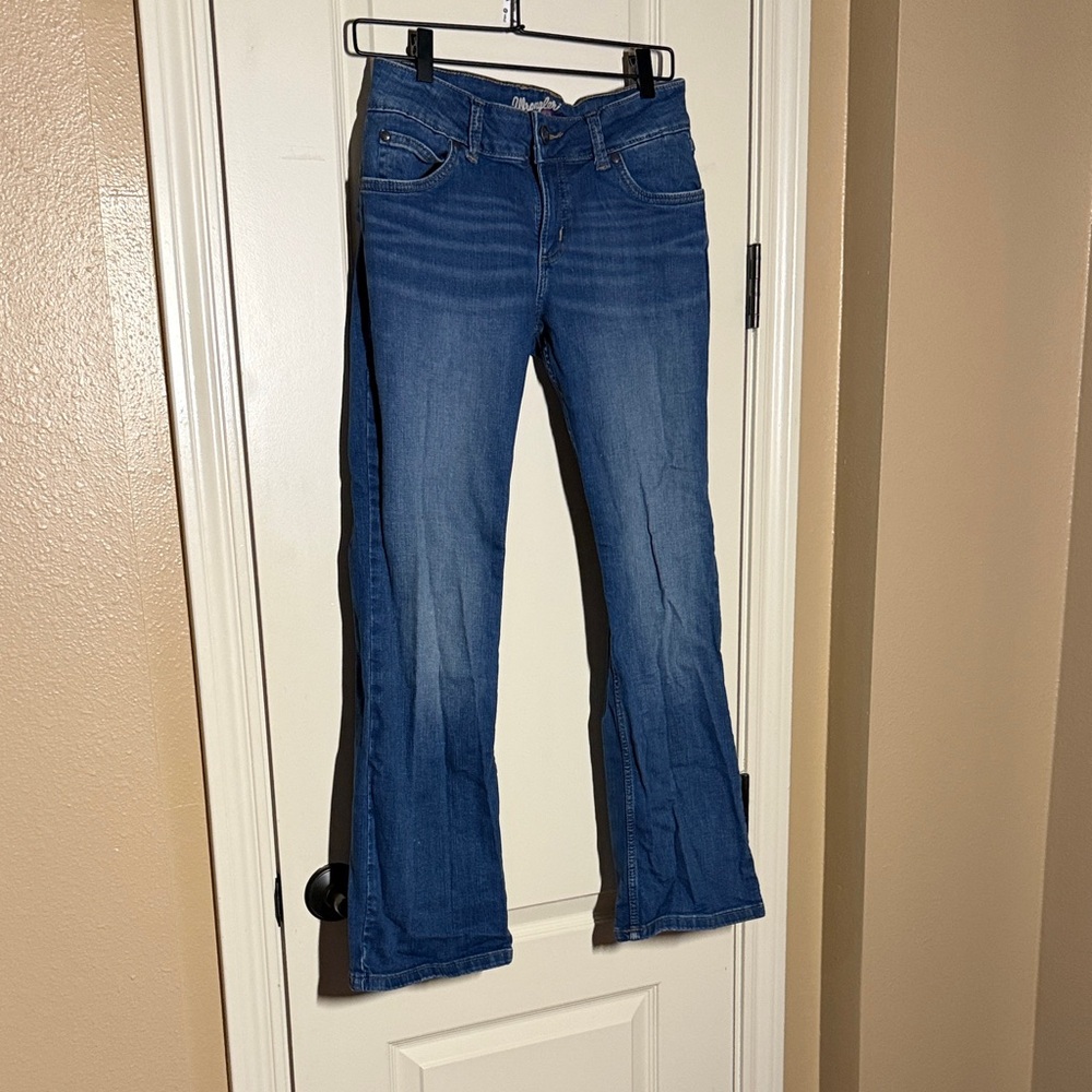 Wrangler Women's Flare Jeans in Classic Blue